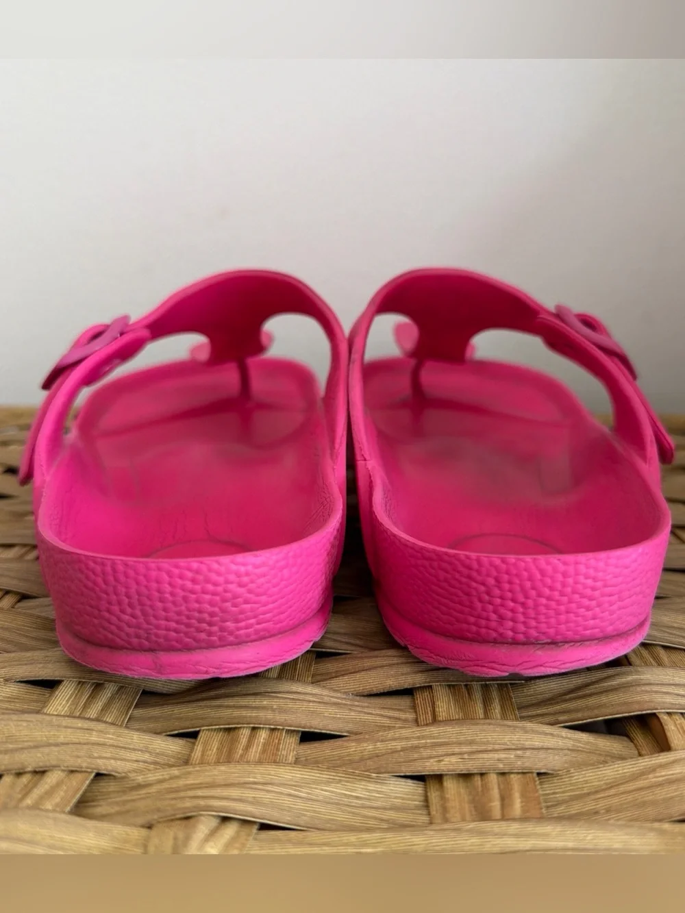 Birkenstock Unisex Gizeh EVA Sandals Vibrant Pink Women’s Size EU 40 / US 9/9.5